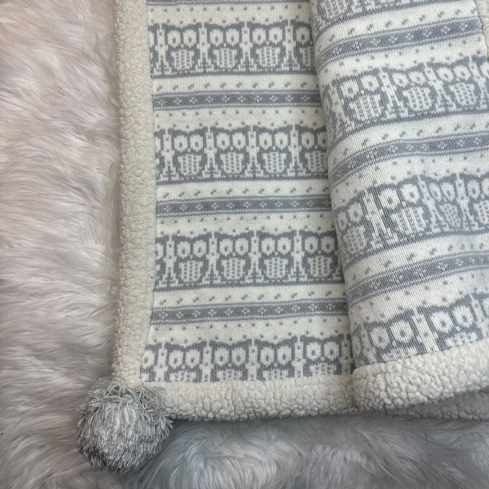 $39 🌙 Pottery Barn Kids‎ Knit Sherpa Patch Blanket Gray Beige Cream